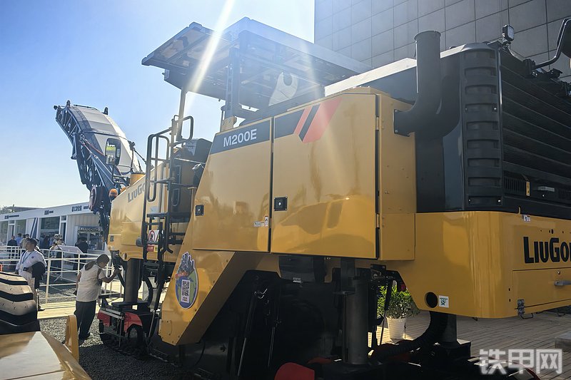 柳工M200E铣刨机