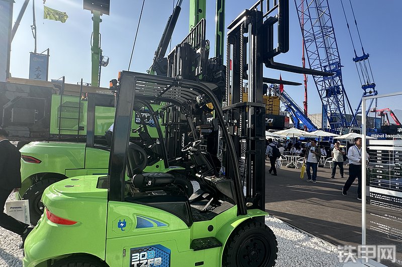 太重集团TZFB30叉车整机外观