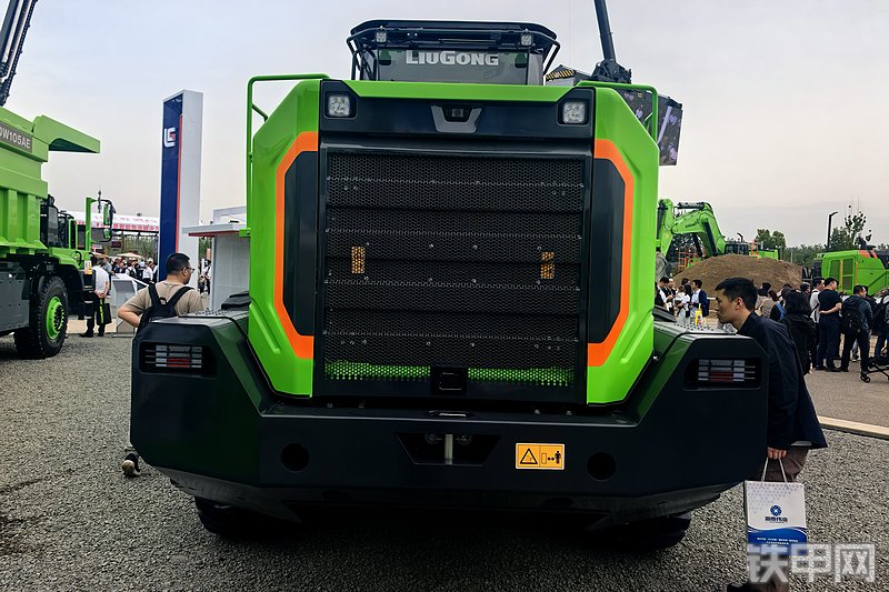 柳工862HE装载机整机外观