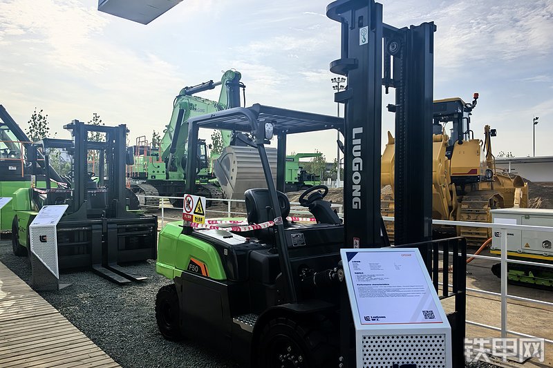 柳工CPD50F叉车整机外观