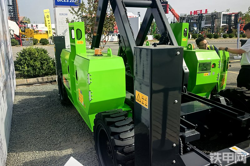 柳工LS1623ERT越野高空作业机械整机外观