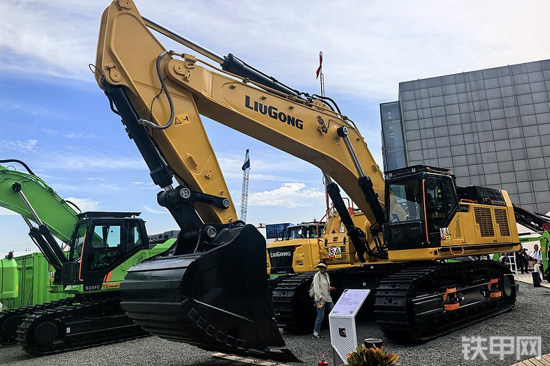 柳工975FMAX挖掘机整机外观