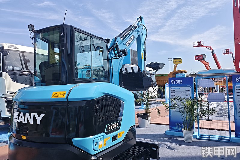 三一重工SY35E挖掘机整机外观