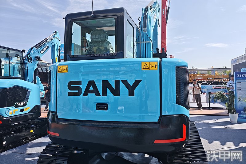 三一重工SY60E挖掘机整机外观