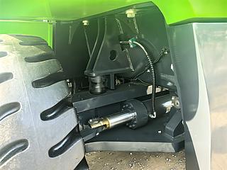 柳工LRSE4531E起重机整机外观