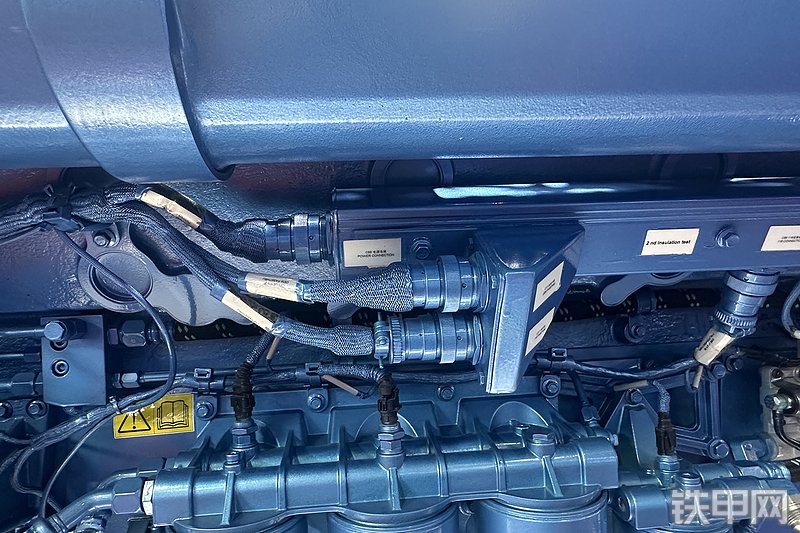 潍柴12M55发动机整机外观