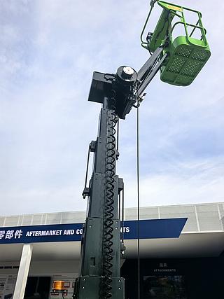 柳工LM09JE高空作业机械整机外观