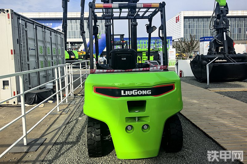 柳工CPD50F叉车整机外观