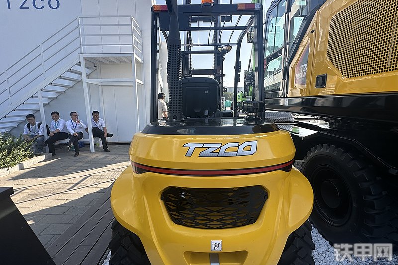 太重集团TZFB30叉车整机外观