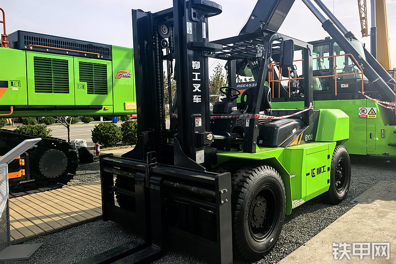 柳工CPD100-EYH叉车整机外观