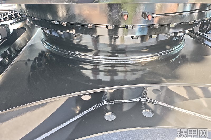 三一重工SY245E挖掘机整机外观