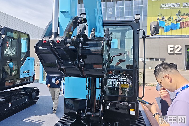 三一重工SY35E挖掘机整机外观