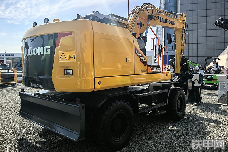 柳工915FW挖掘机整机外观