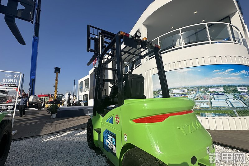 太重集团TZFB30叉车整机外观