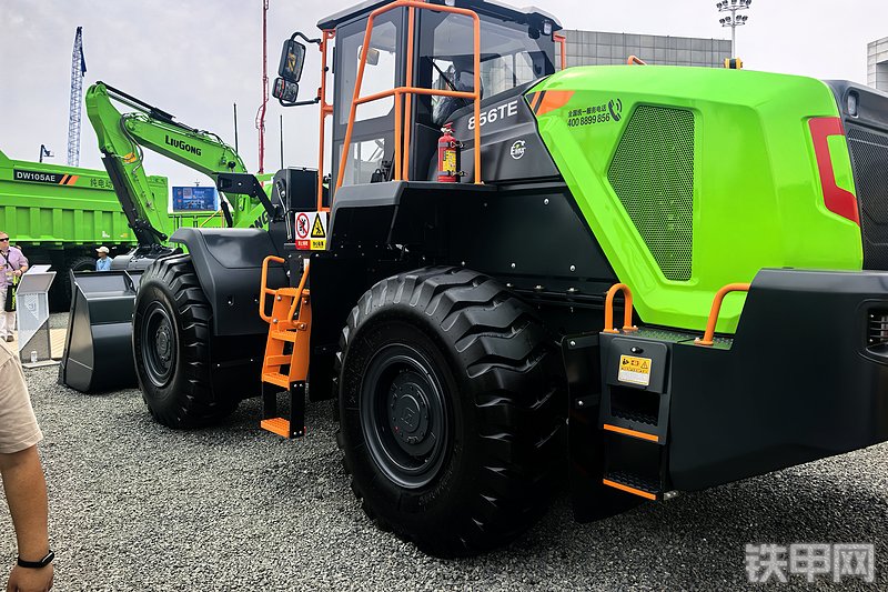 柳工856TE装载机整机外观