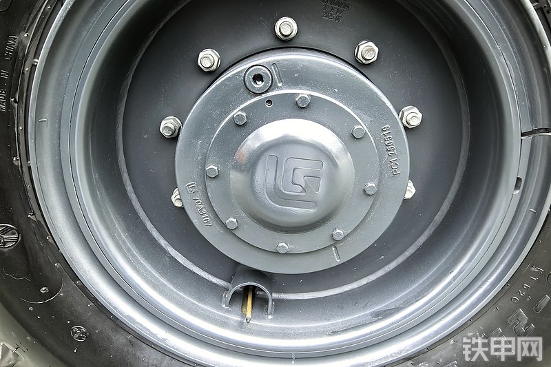 柳工835TE装载机整机外观