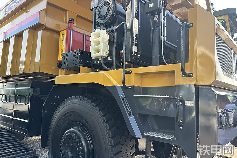 太重集团TZK160DE非公路自卸车整机外观