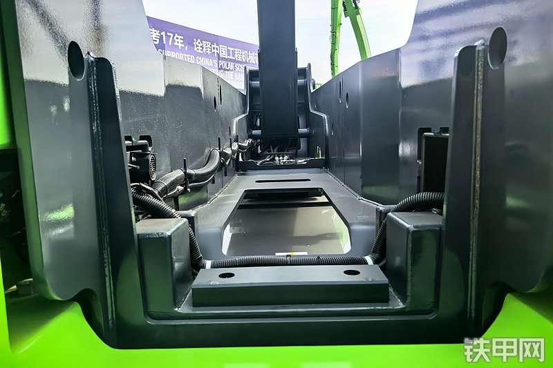 柳工LT26JE-C+高空作业机械整机外观