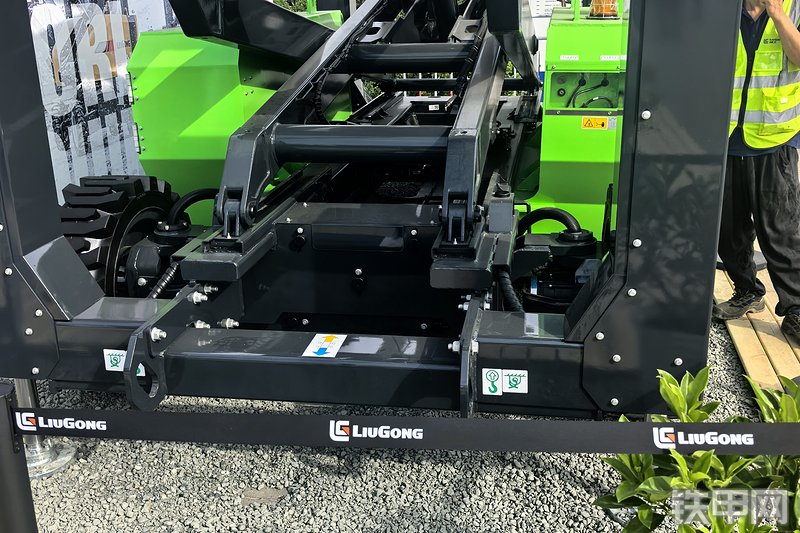 柳工LS1623ERT越野高空作业机械整机外观