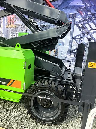 柳工LS1623ERT越野高空作业机械整机外观