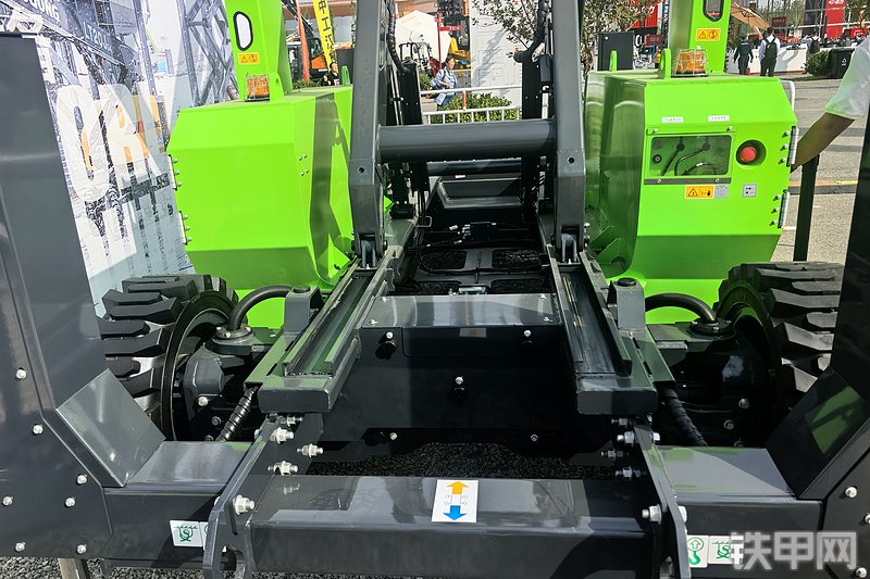 柳工LS1623ERT越野高空作业机械整机外观