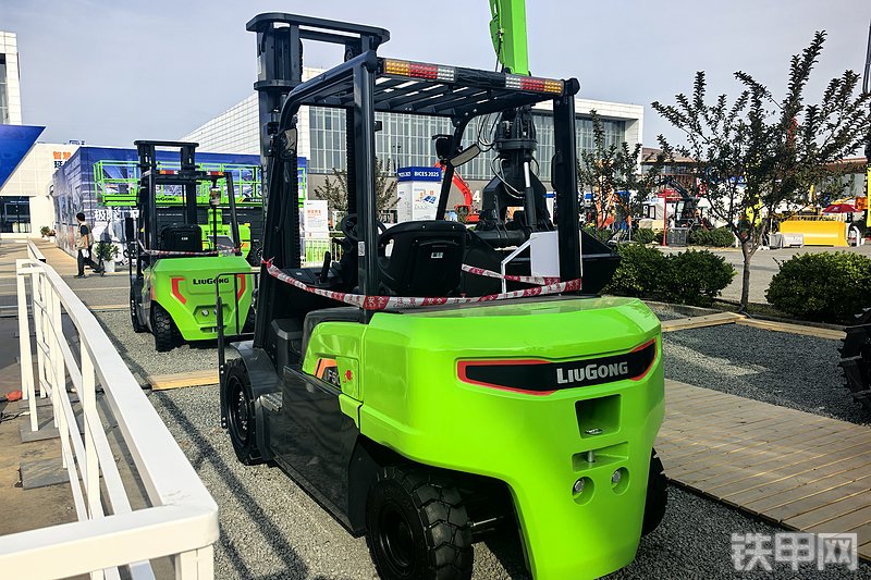 柳工CPD50F叉车整机外观