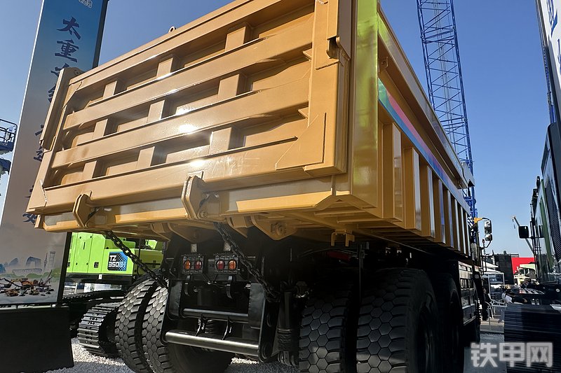 太重集团TZK160DE非公路自卸车整机外观