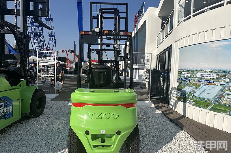 太重集团TZFB30叉车整机外观