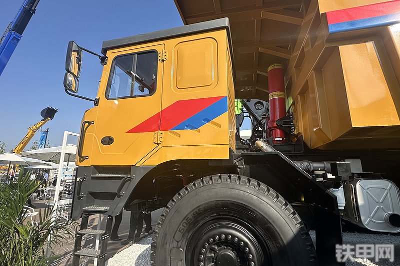 太重集团TZK160DE非公路自卸车整机外观