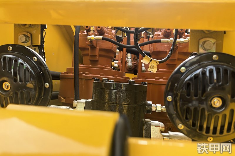 柳工975FMAX挖掘机整机外观