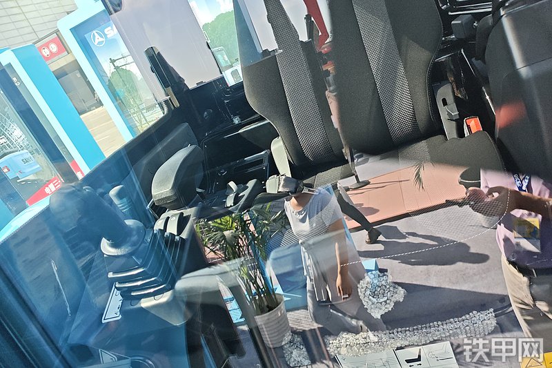 三一重工SY35E挖掘机整机外观