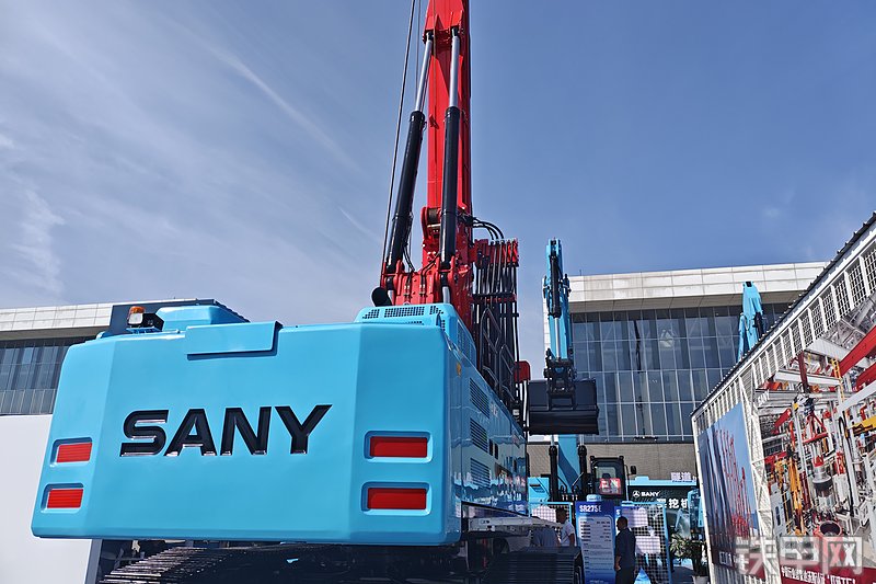 三一重工SR275E旋挖钻整机外观