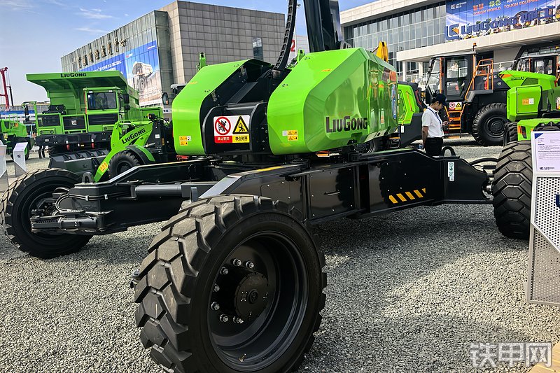 柳工LT38JE-C高空作业机械整机外观