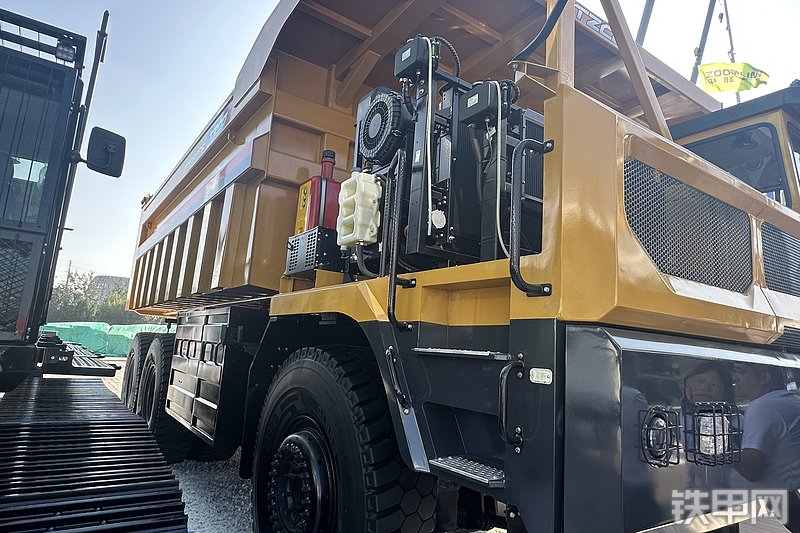 太重集团TZK160DE非公路自卸车整机外观