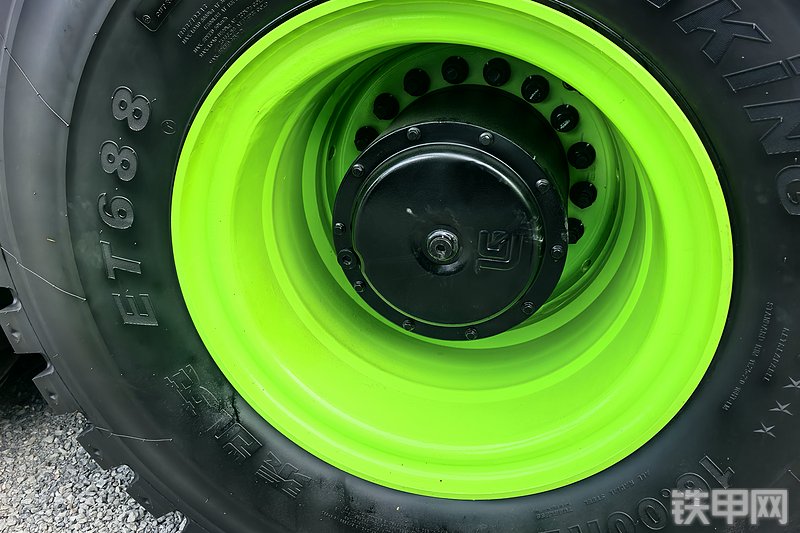 柳工DW105AE非公路自卸车整机外观