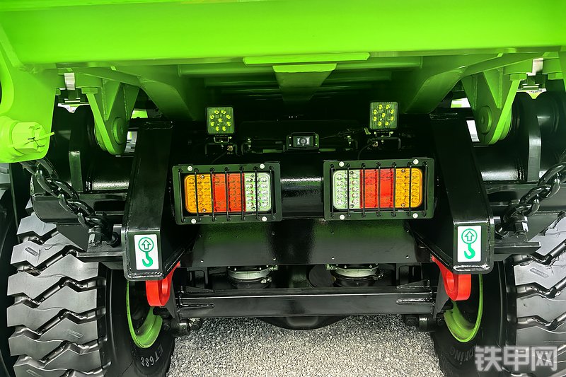 柳工DW105AE非公路自卸车整机外观