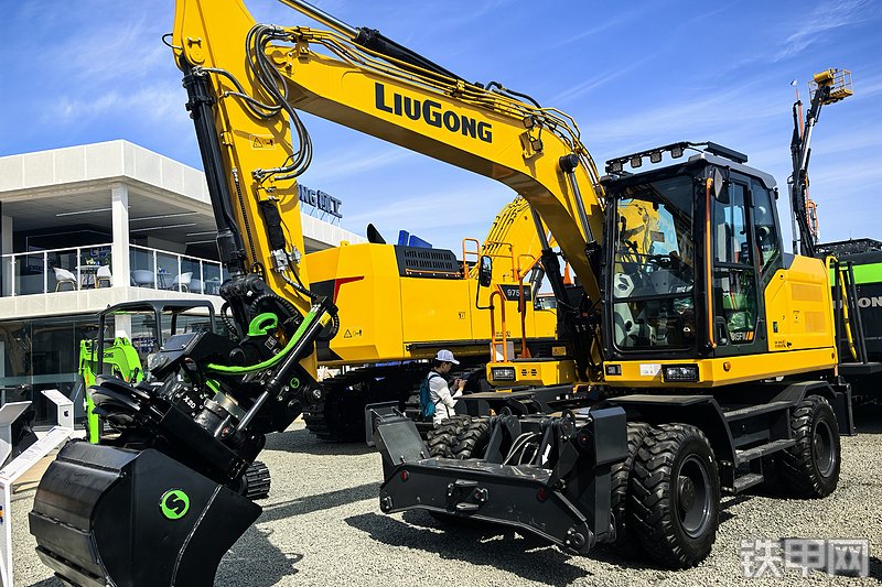 柳工915FW挖掘机整机外观