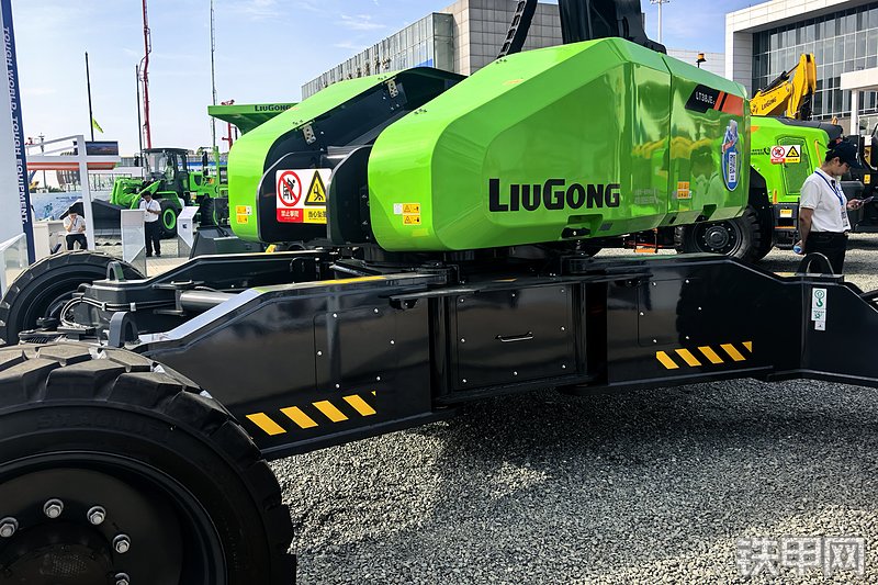 柳工LT38JE-C高空作业机械整机外观