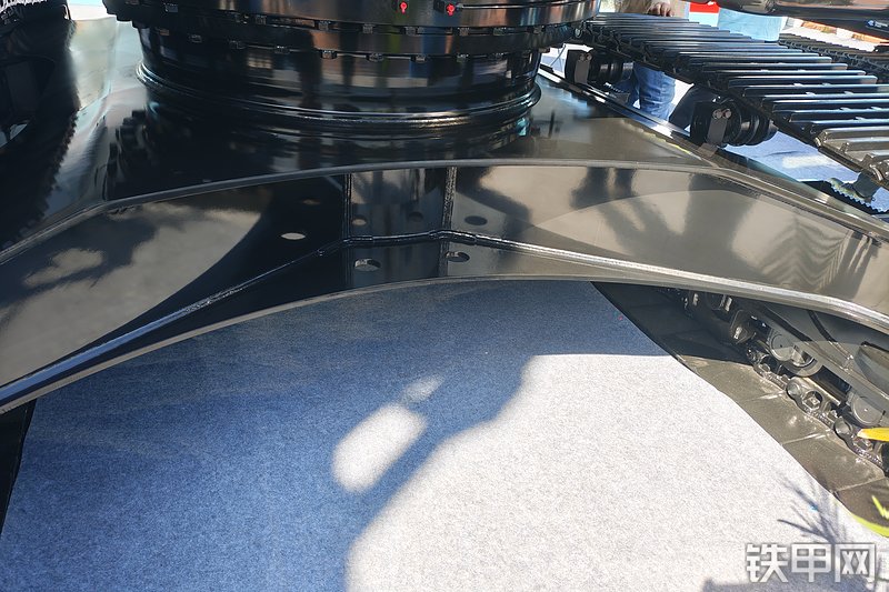 三一重工SY245E挖掘机整机外观