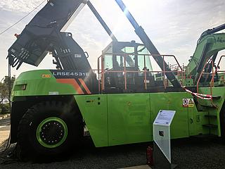 柳工LRSE4531E起重机整机外观