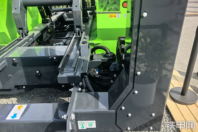 柳工LS1623ERT越野高空作业机械整机外观