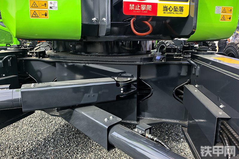 柳工LT38JE-C高空作业机械整机外观