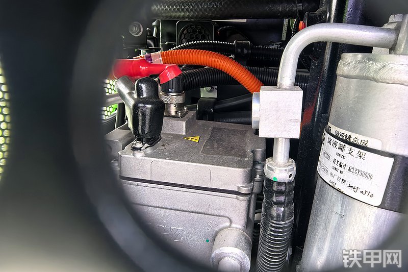 柳工820TE装载机整机外观