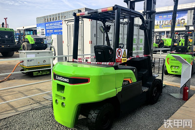 柳工CPD50F叉车整机外观