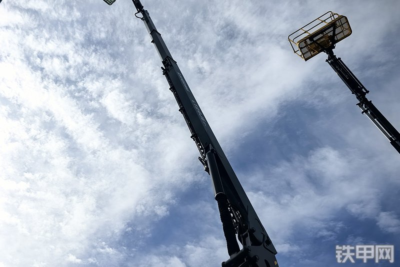 柳工LT26JE-C+高空作业机械整机外观