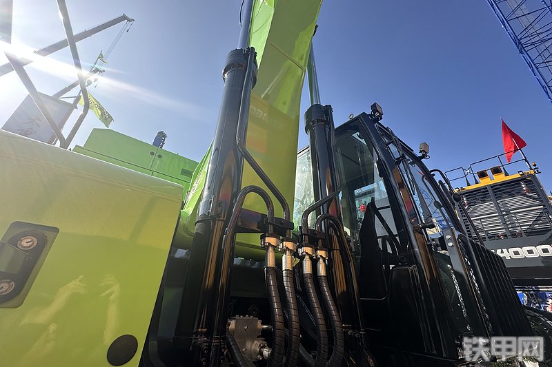 太重集团TZ350EH挖掘机整机外观