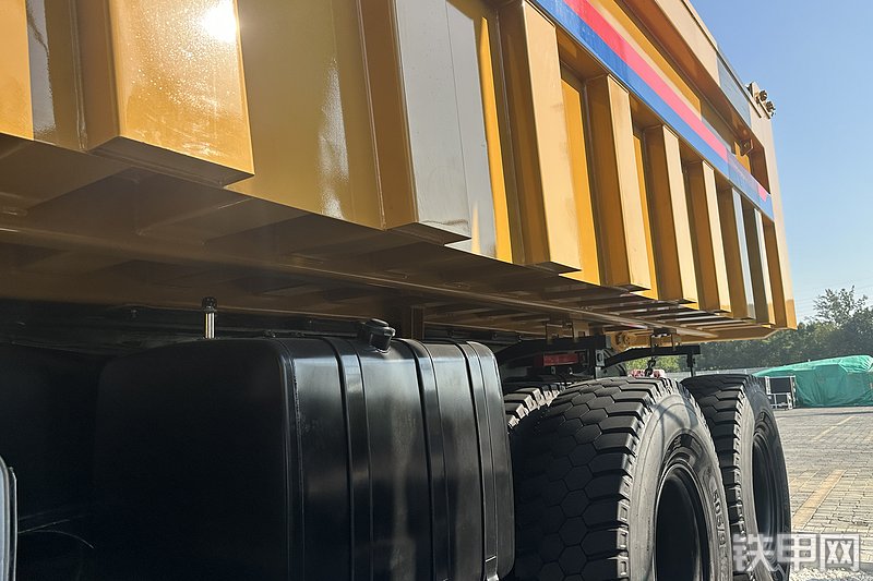 太重集团TZK160DE非公路自卸车整机外观