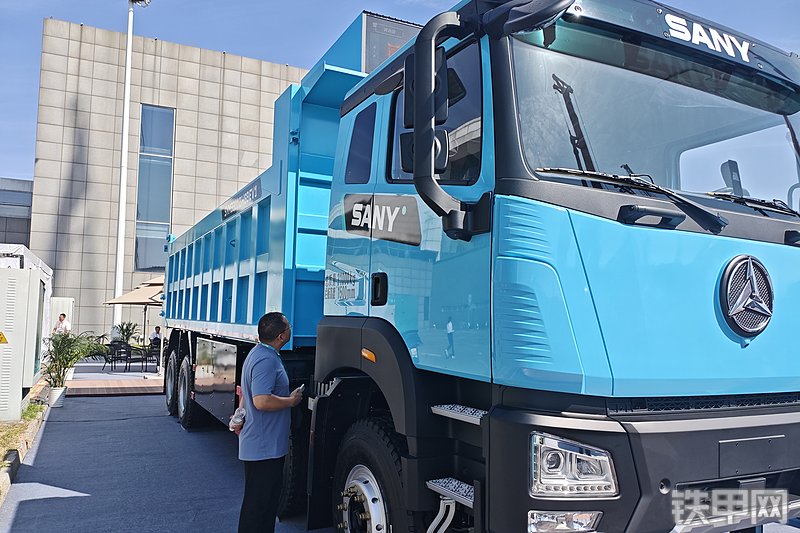 三一重工SYM3311ZH6BEV1工程自卸车整机外观