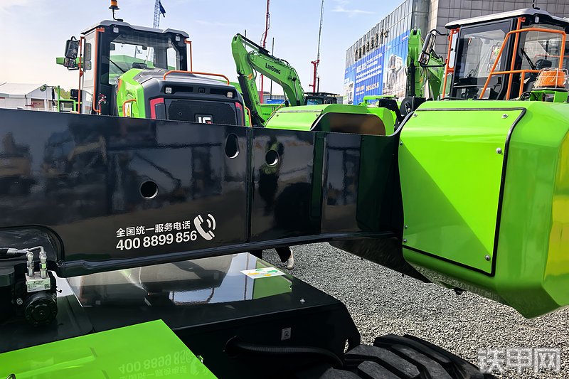 柳工LT26JE-C+高空作业机械整机外观