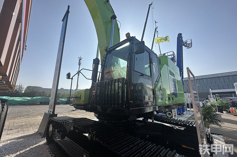 太重集团TZ350EH挖掘机整机外观